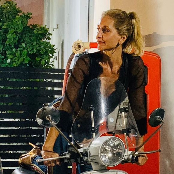 Meet your Posher, Lisa - Picture 1 of 1